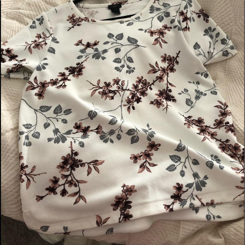 Ann Taylor Floral Top M